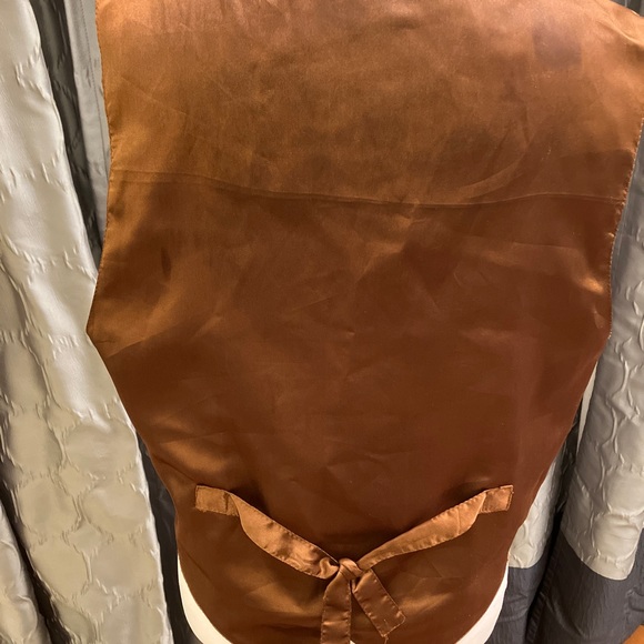 Vintage Brown Leather Vest - Picture 4 of 5